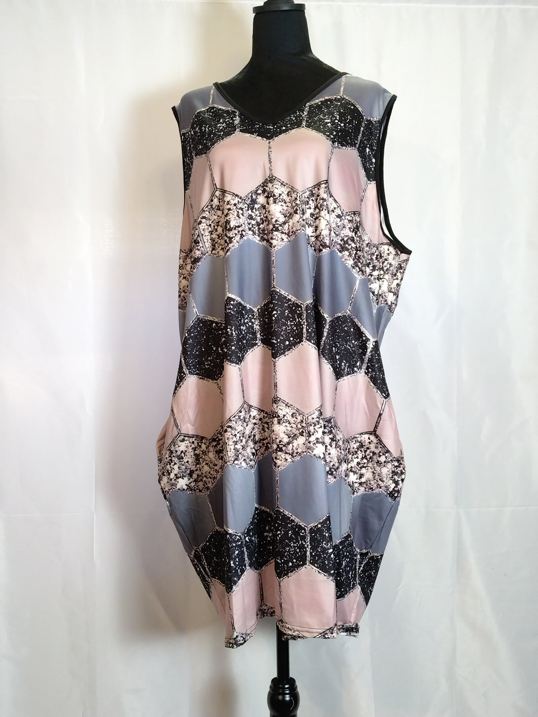 V Neck Sleeveless Gray & Pink Honeycomb Style Casual Dress